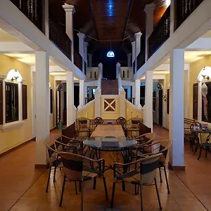 https://twin-house-guesthouse-lao-experience.luangprabanghotel.com